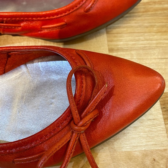 LE CHATEAU soft leather orange flat - Picture 1 of 6